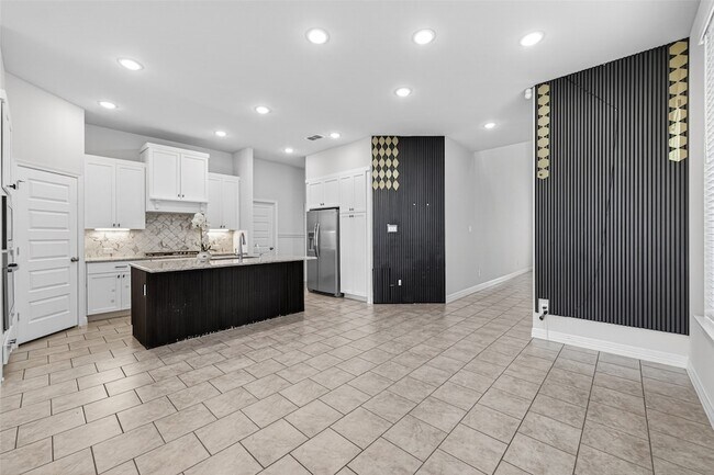 Building Photo - 6602 Albany Forest Ct