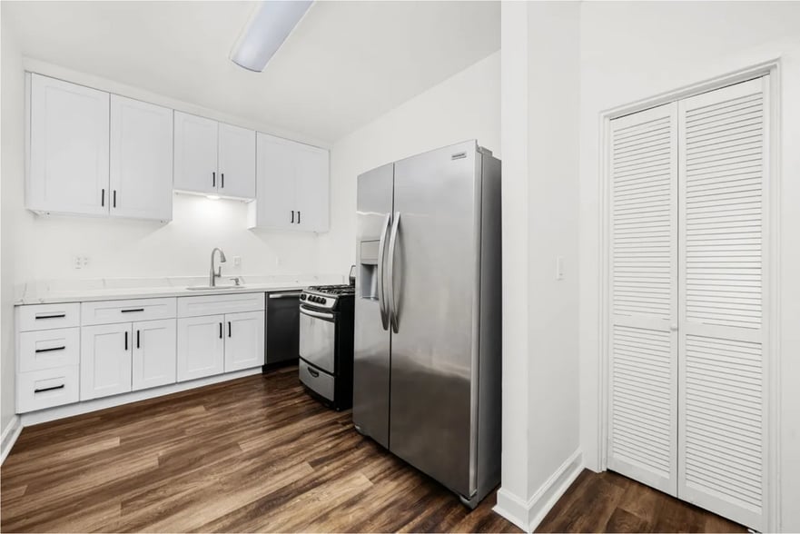 Kitchen - 4407 Stanford St