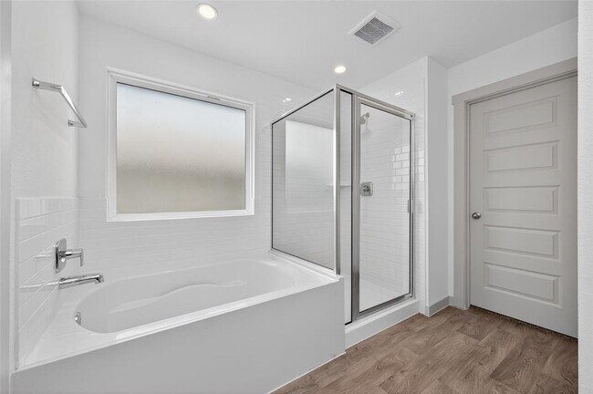 Building Photo - 610 Hidden Brk Dr
