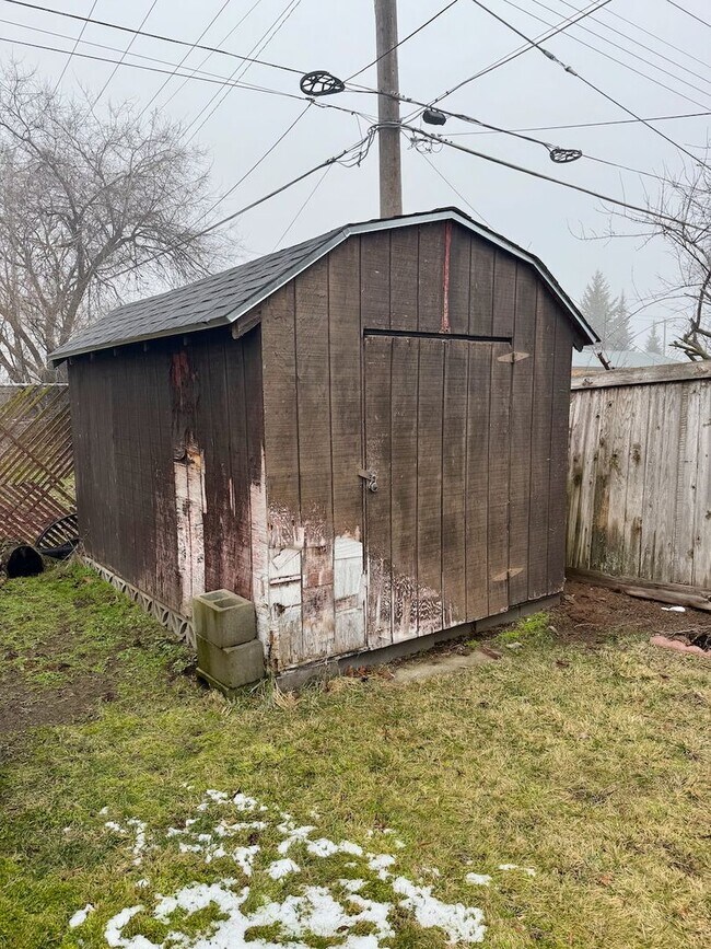 Building Photo - 7111 N Dakota St