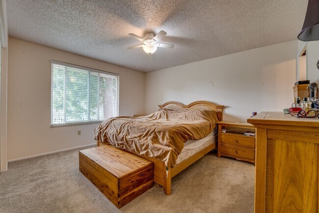 Building Photo - Beautiful 5 bed, 3 Bath House in Central Fort Collins!