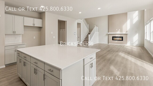 Building Photo - 2319 Boxcar Ct NE