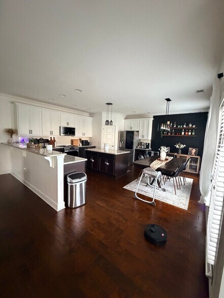 Building Photo - 20 Club House Dr