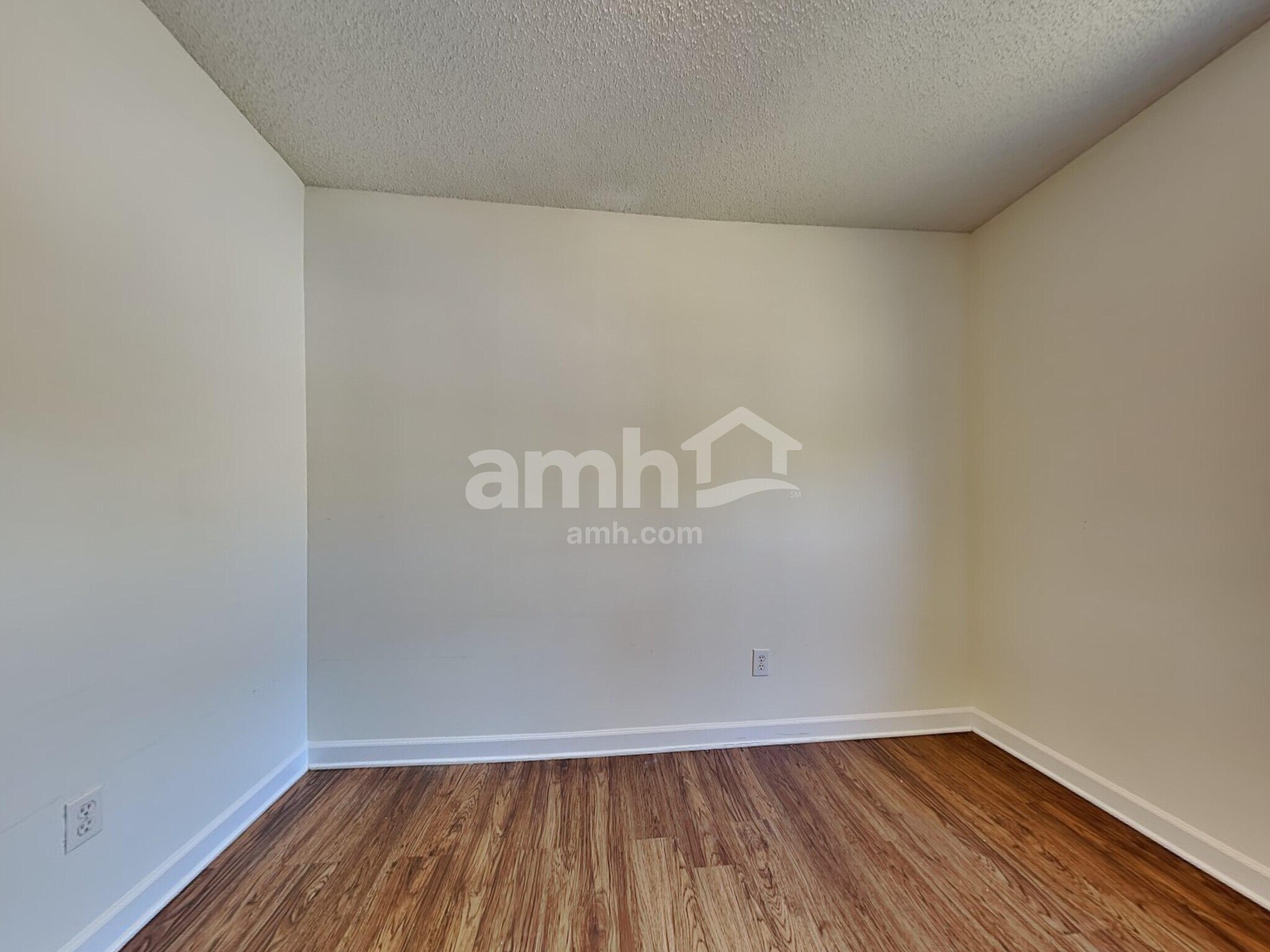 Building Photo - 4945 Hopewood Ln