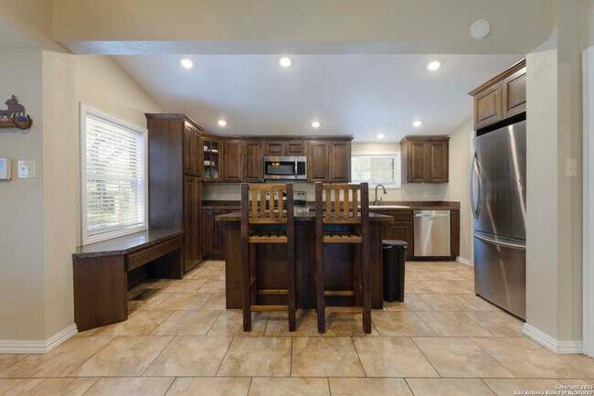 Building Photo - 232 Angel Dr