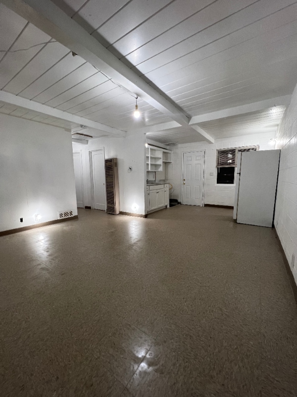 Building Photo - 927 S Thorne Ave