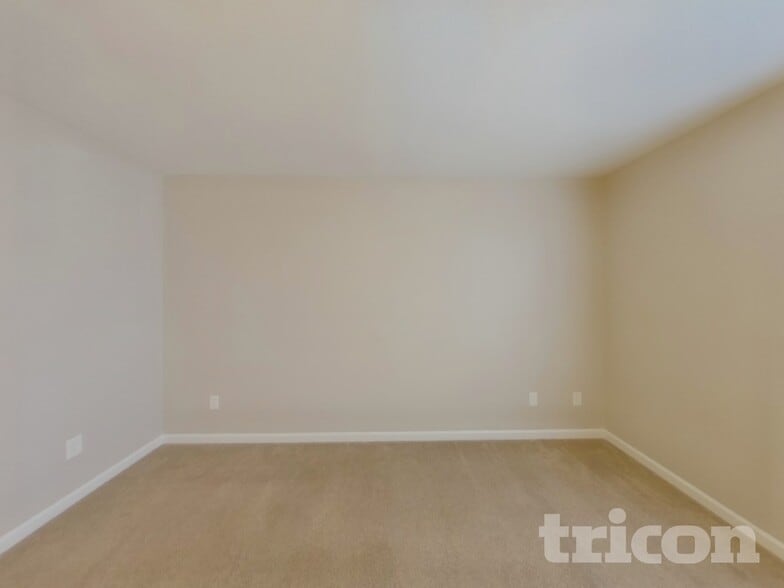 Building Photo - 923 Littleton Dr