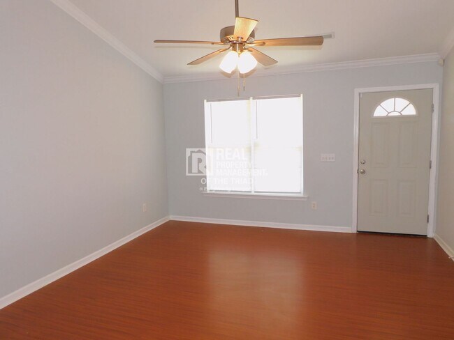 Building Photo - 3 Bed / 2 Bath Home Near UNCG