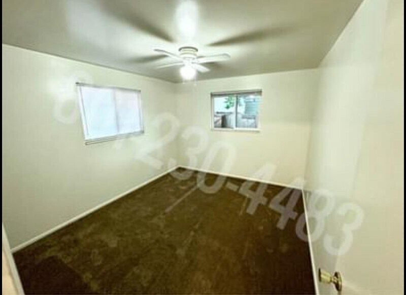 Building Photo - 858 Yale Ave S
