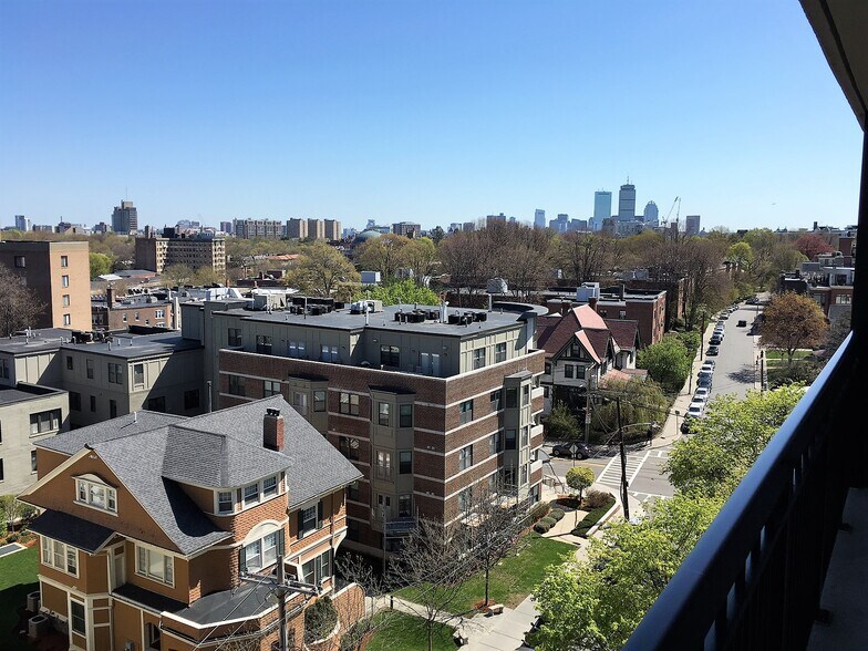 Primary Photo - 50 Longwood Ave