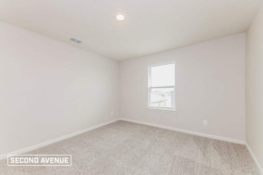 Building Photo - 2000 Erlinda Dr