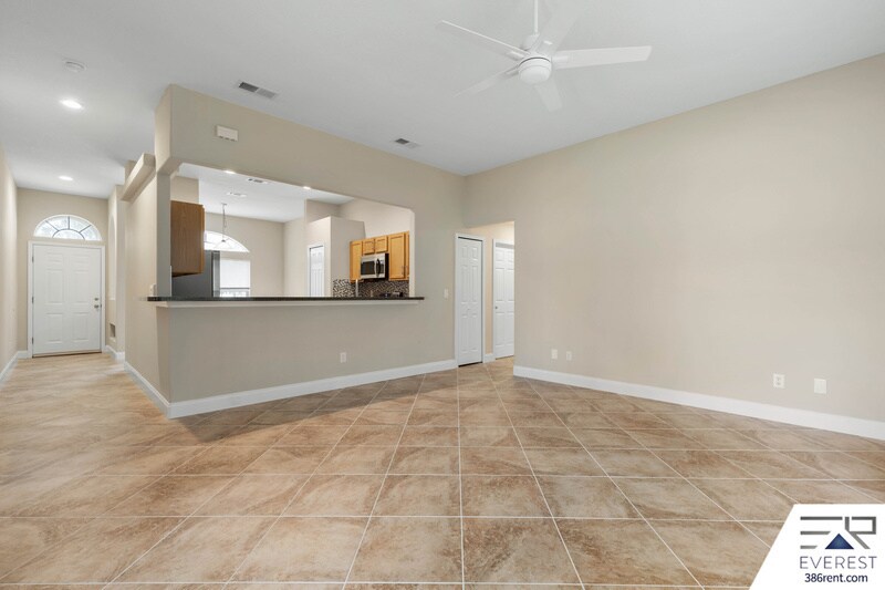 Building Photo - 25 Rainbrook Dr