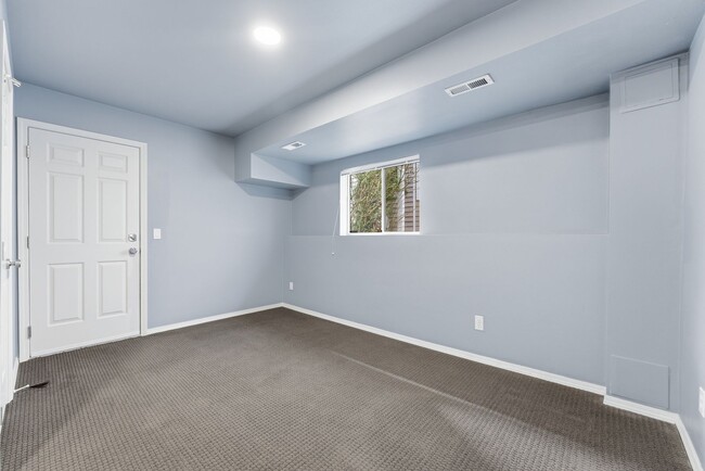 Building Photo - The Entertainer’s Dream