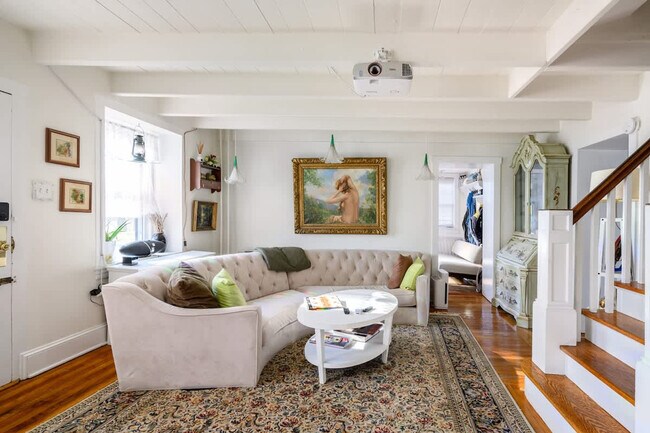 Building Photo - 54 River Dr