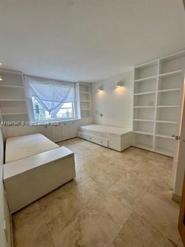 Building Photo - 140 Meridian Ave