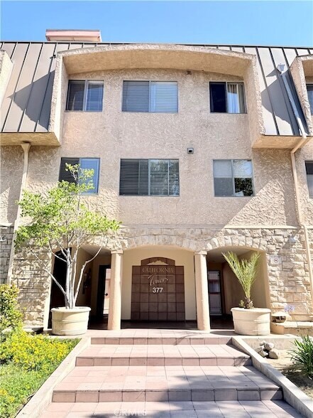 Building Photo - 377 W California Ave