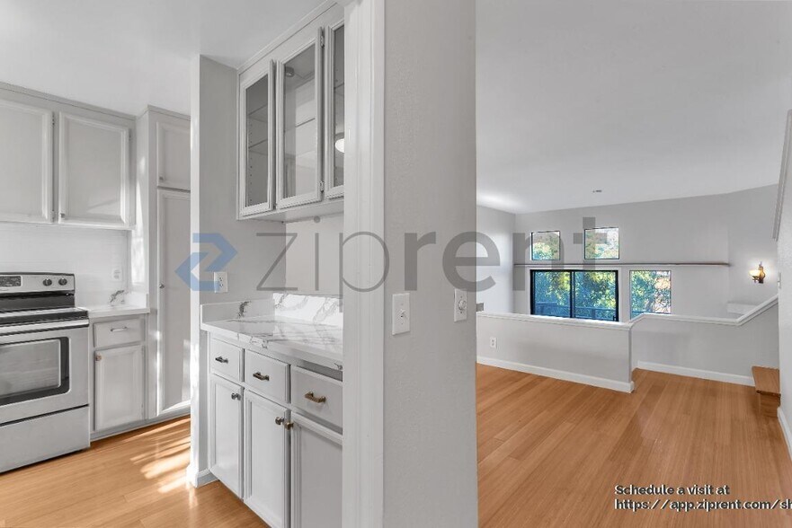 Building Photo - 123 Buckelew St