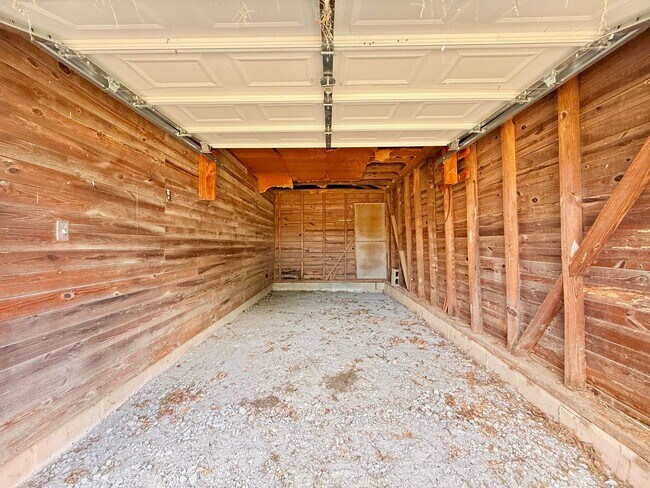 Building Photo - 240 Myrick Estates Rd