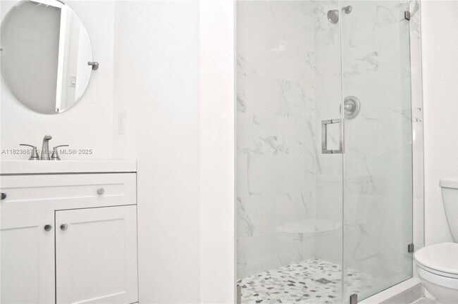 Building Photo - 4109 N Ocean Dr