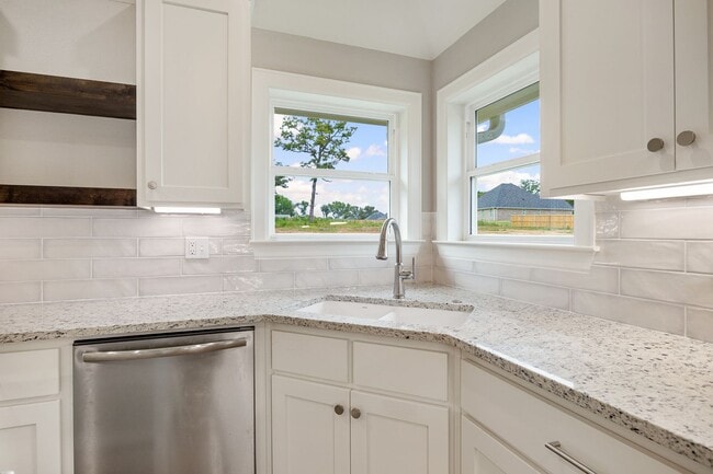 Building Photo - New construction 4 bedroom in Flint!