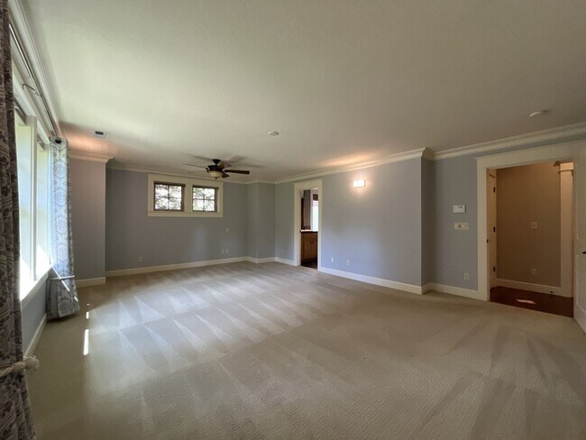 Building Photo - Luxury 5 Bedroom Home with Soaking Tub, Chef’s Kitchen & Expansive Primary Suite
