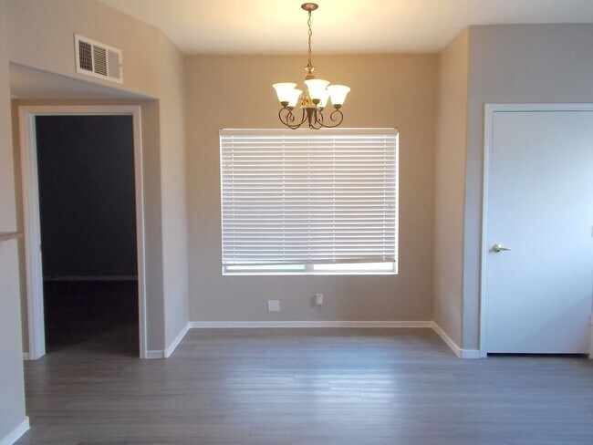 Building Photo - Bright Ground-Floor Condo in Gated Traverse Point with Pool & Spa Amenities