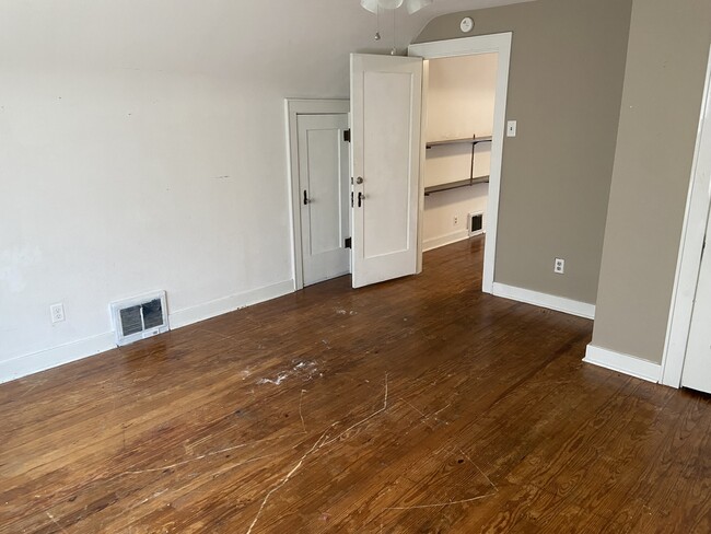 Building Photo - 1747 Whitener St