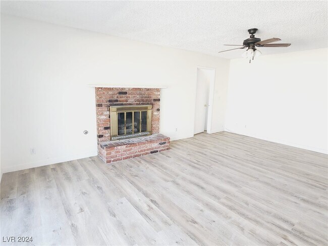 Building Photo - 3565 S Calmosa St