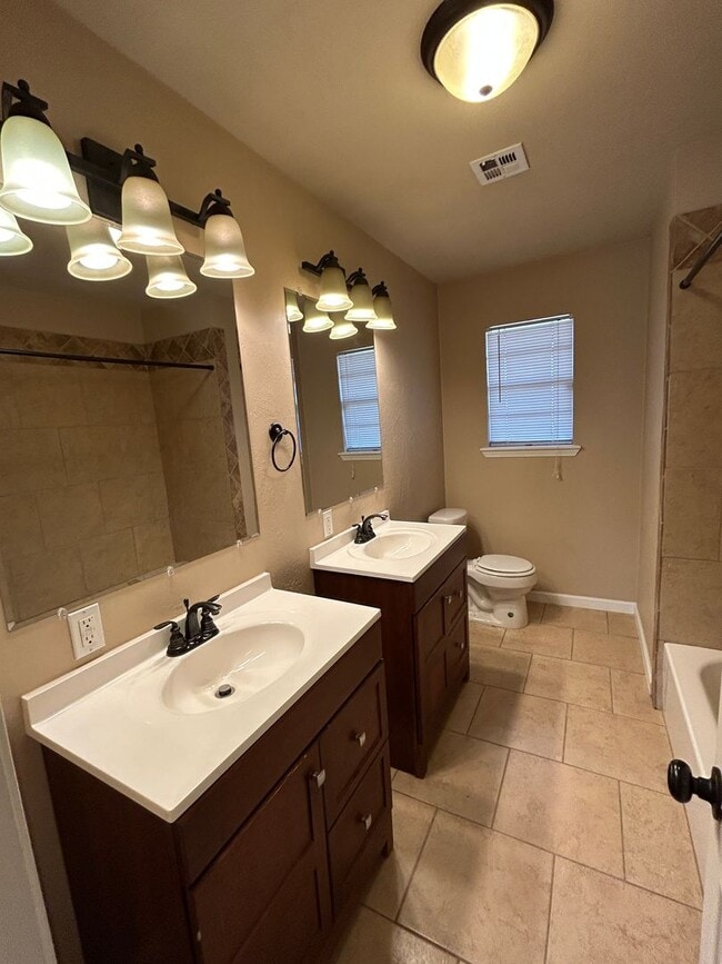 Building Photo - 3 bedroom NOW AVAILABLE in the MAC school ...