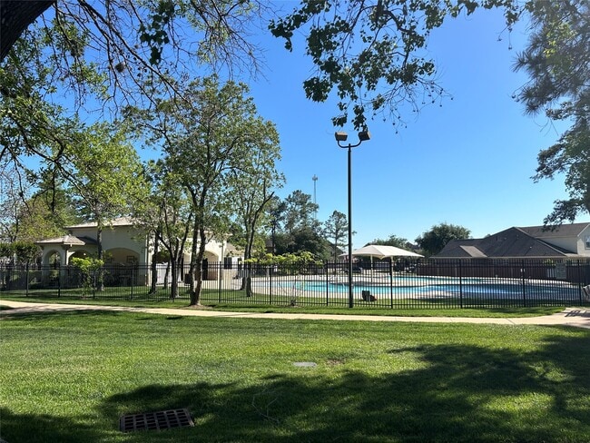 Building Photo - 14027 Blackfoot Trail Run