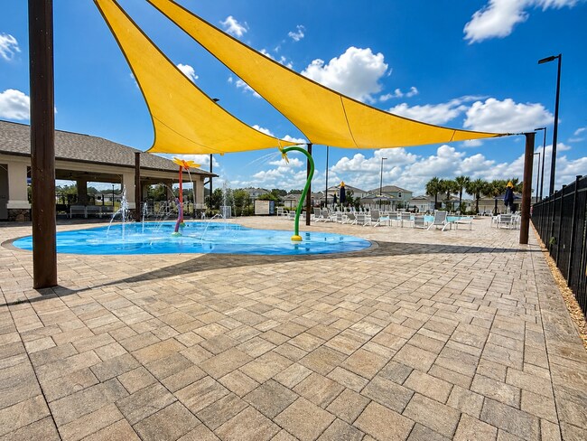 Building Photo - Experience modern & expansive living in this corner-lot 5Bedrooms/3.5Bath home at Ocala!