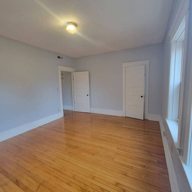 Building Photo - 597 Blair Ave