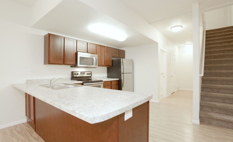 Prairie Crossing Townhomes Kitchen - Prairie Crossing Townhomes