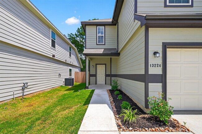 Building Photo - 13224 Musky Dr