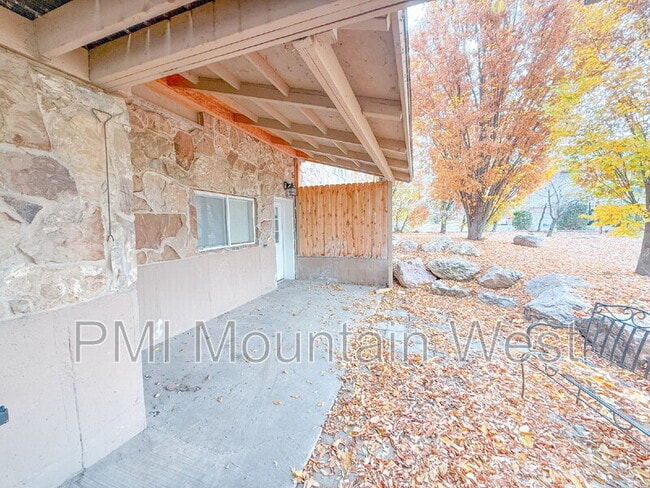 Building Photo - 678 S 650 W