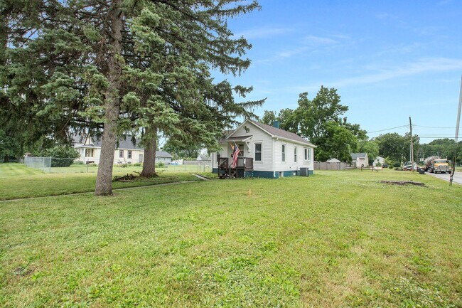 Building Photo - 7624 N 28th Ave