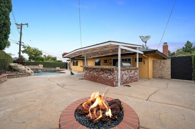 Building Photo - **724 E Cypress Ave Glendora** 4 bedroom 2 bath !!2 weeks free OAC!!