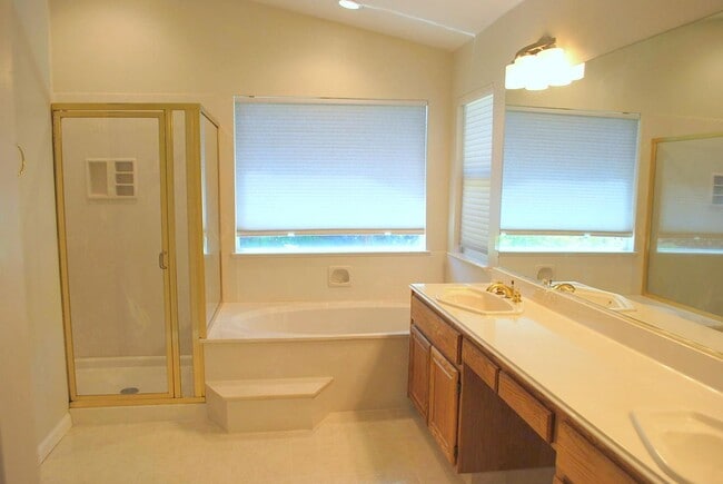 Building Photo - Wonderful Detached Home in Sought After San Ramon Neighborhood ! Trevari at Gale Ranch !