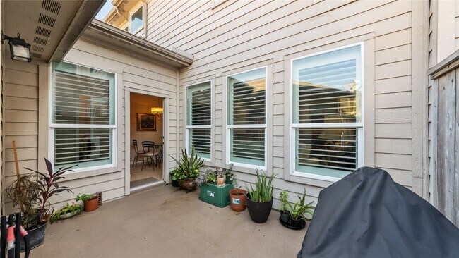 Building Photo - 9126 Solvista Pass Ln