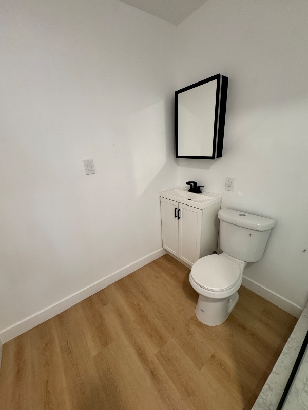 Building Photo - 2616 W Beverly Blvd