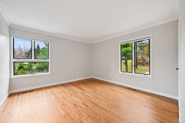 Building Photo - 144 W Norwalk Rd