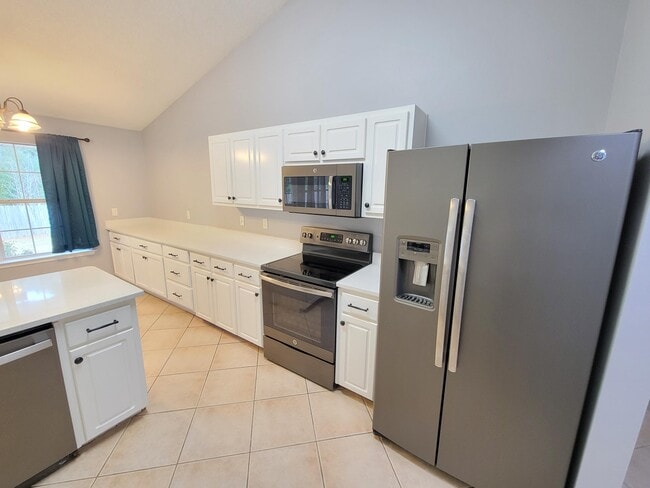 Building Photo - 9780 Parker Lake Cir