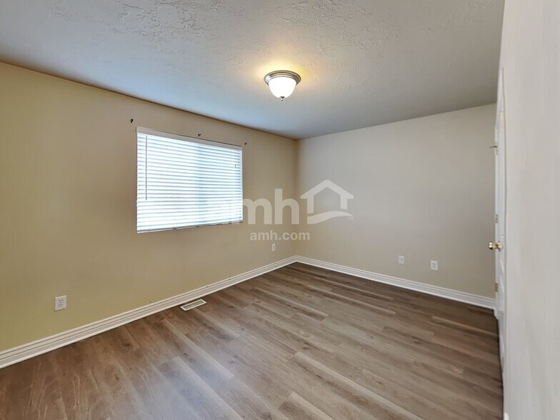 Building Photo - 96 N 1660 W