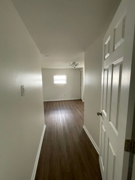 Building Photo - 5609 Dundalk Dr