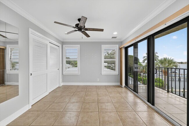 Building Photo - 624 SW St Lucie Crescent