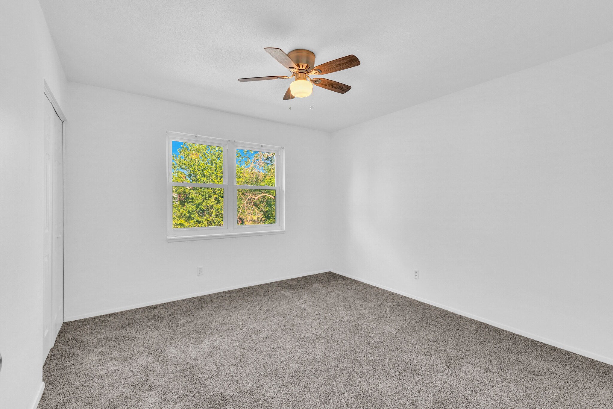 Building Photo - 3702 NE 69th St
