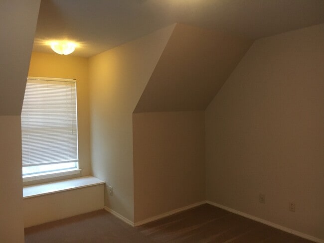 Building Photo - Gorgeous Home in Jenks Schools!