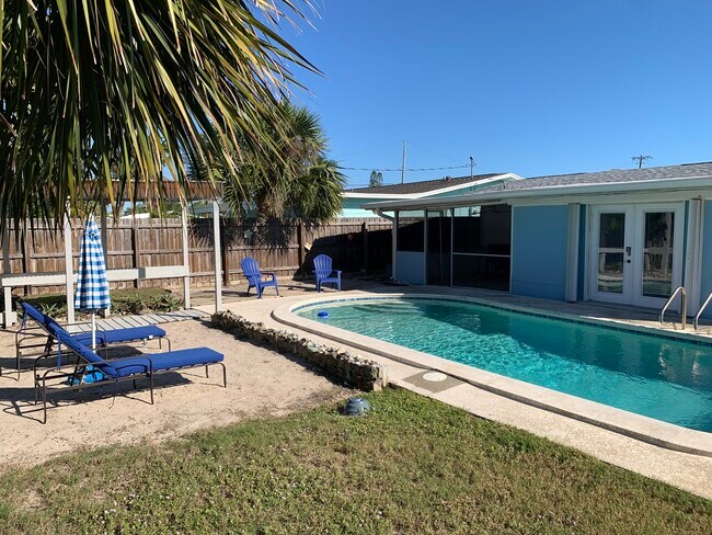 Building Photo - 2245 Abalone Ave