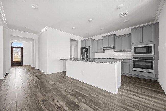 Building Photo - 2265 Wooster St