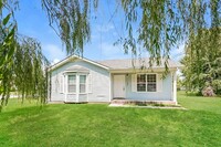 Building Photo - 3 Bedroom Home in Clarksville, TN!